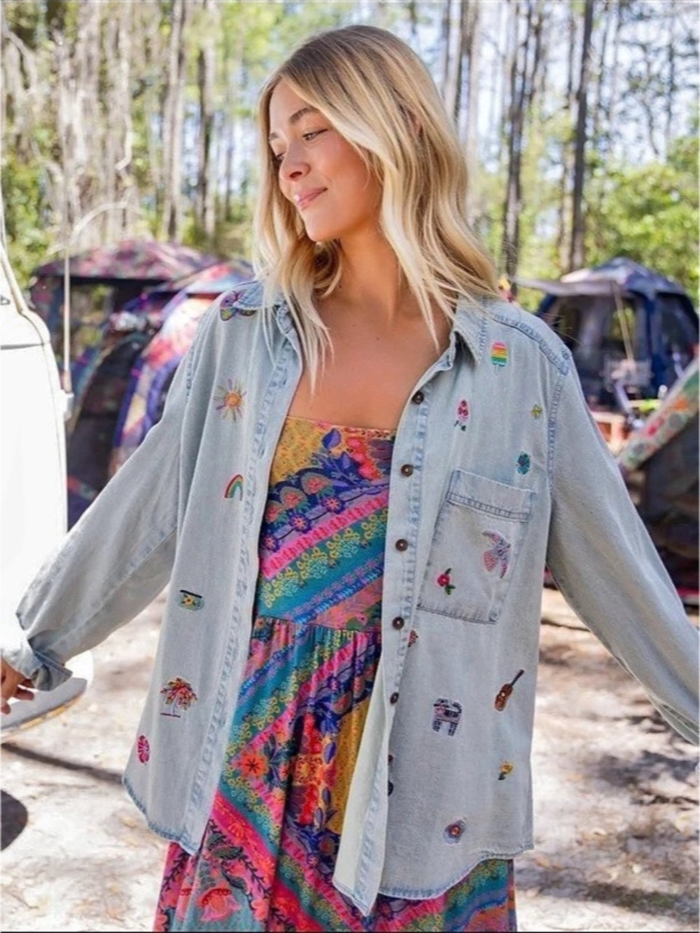 NATURAL LIFE • Fave little things embroidered chambray button down shirt Small